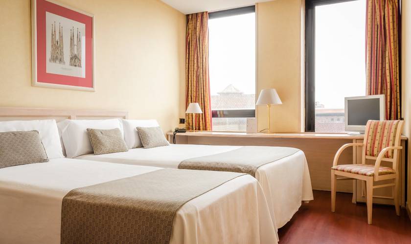 Chambre double avec lit supplémentaire  Sunotel Aston Barcelona