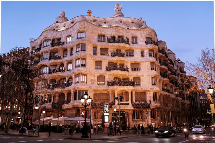 The most typical neighbourhoods in Barcelona that you should not miss out Sunotel